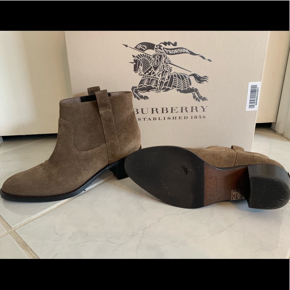 Burberry chelsea boot size 6.5 in Bronze